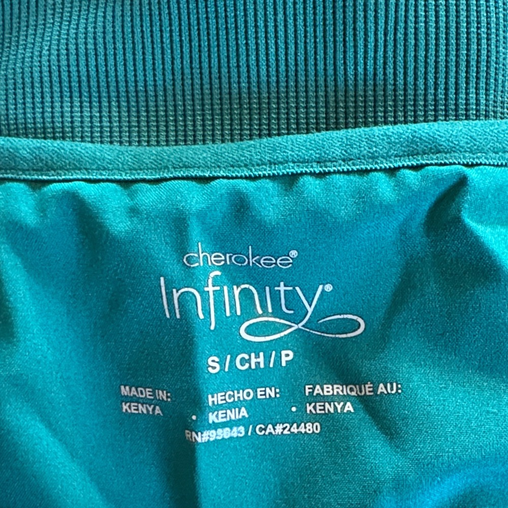 Cherokee Infinity GREEN Scrub Set - Picture 2 of 5